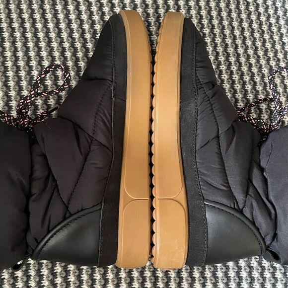 Kate Spade Black Winter Boots with Floral Lining - Picture 9 of 10